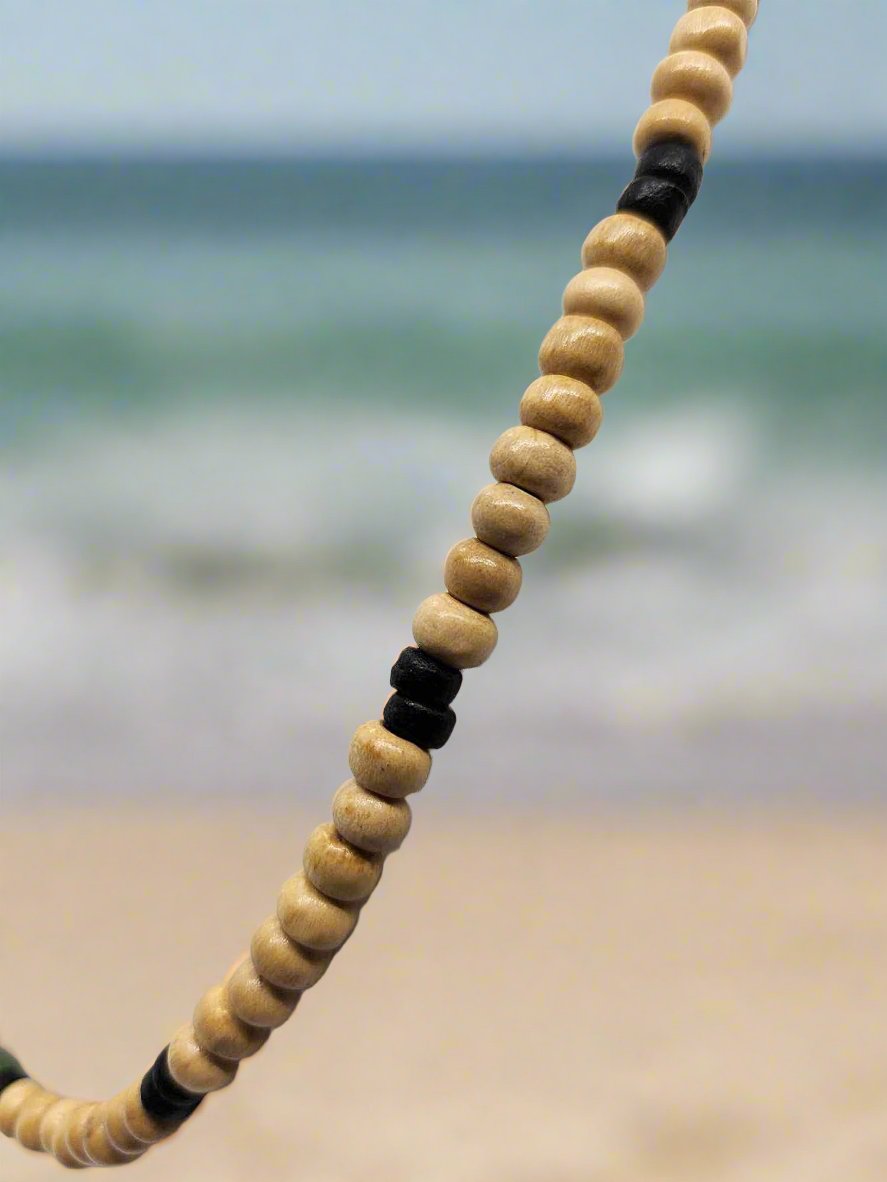 Light brown wood necklace
