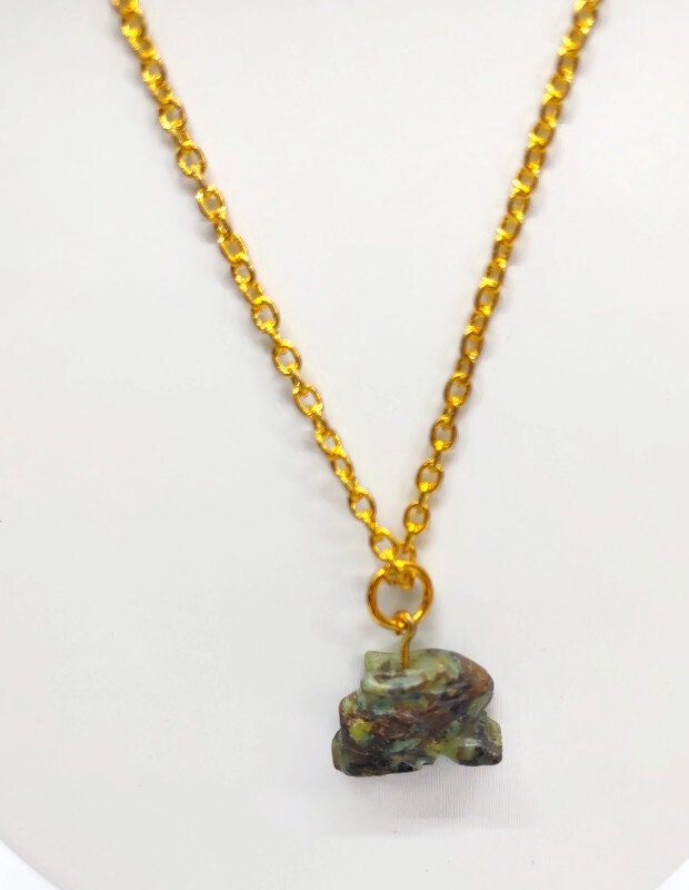 Stone bunny necklace