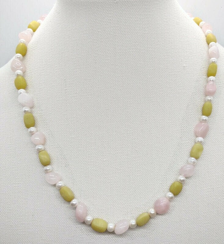 Pink Stone and white pearl  Necklace