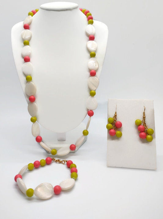 Handcrafted necklace set